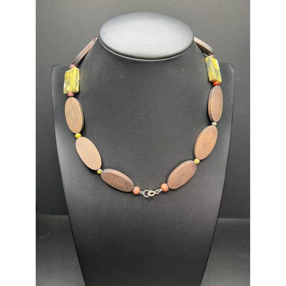 Vintage Green Moss Agate and Wooden Bead Collar Necklace - Picture 5 of 7